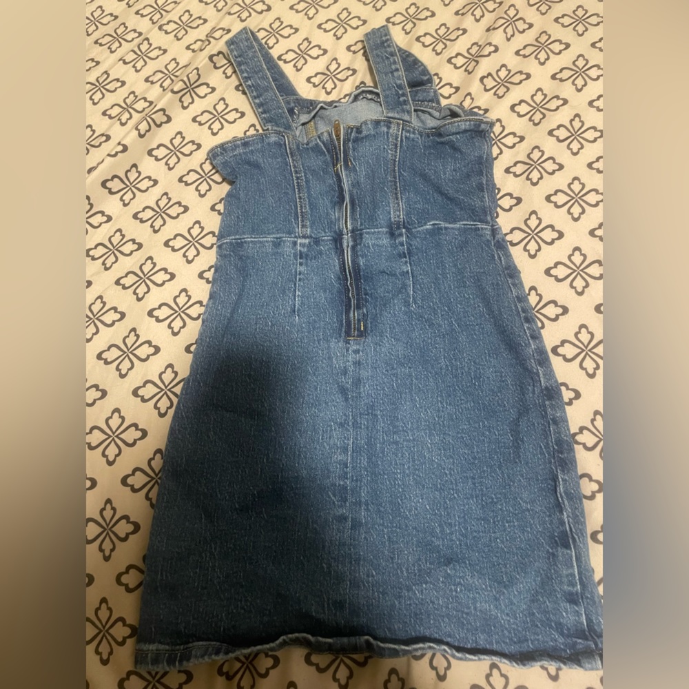 Girls Jean dress, in perfect shape